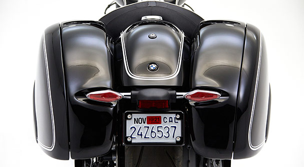 BMW R18