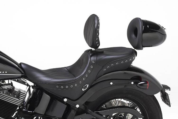 Dual Tour Seat with Backrests and Glove-Box