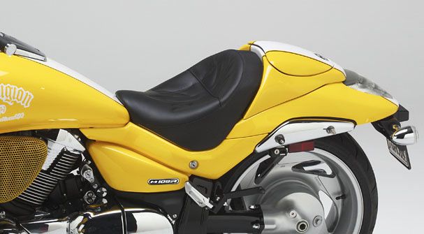 Suzuki Boulevard M109 R